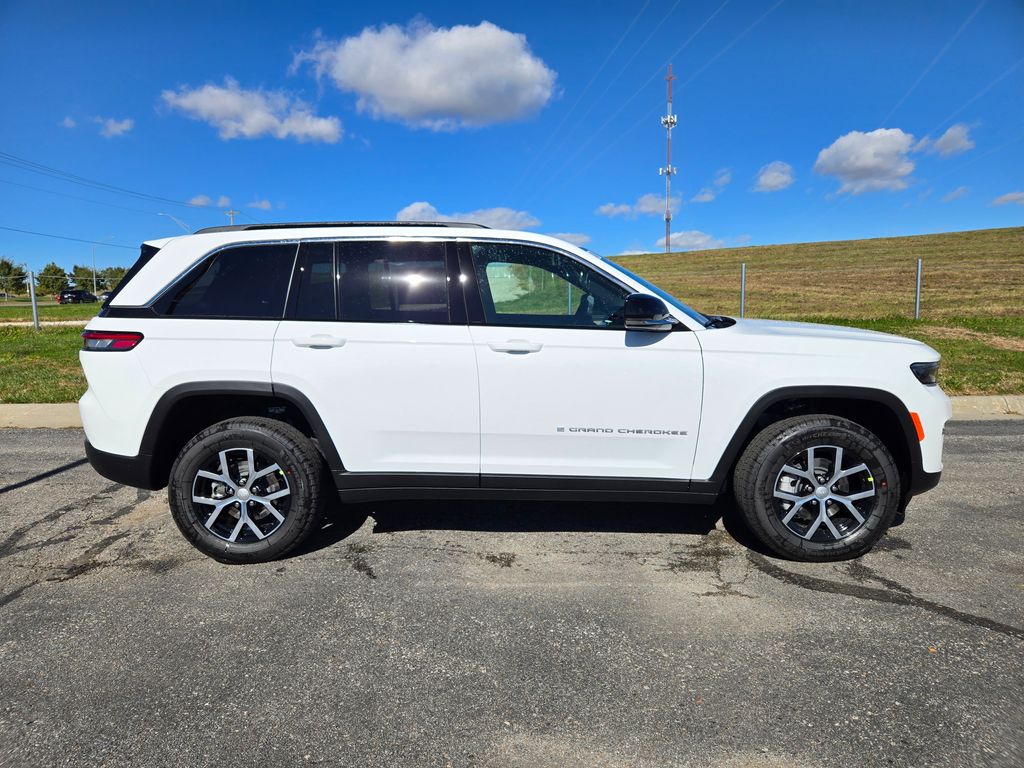 2025 Jeep Grand Cherokee Limited photo 2