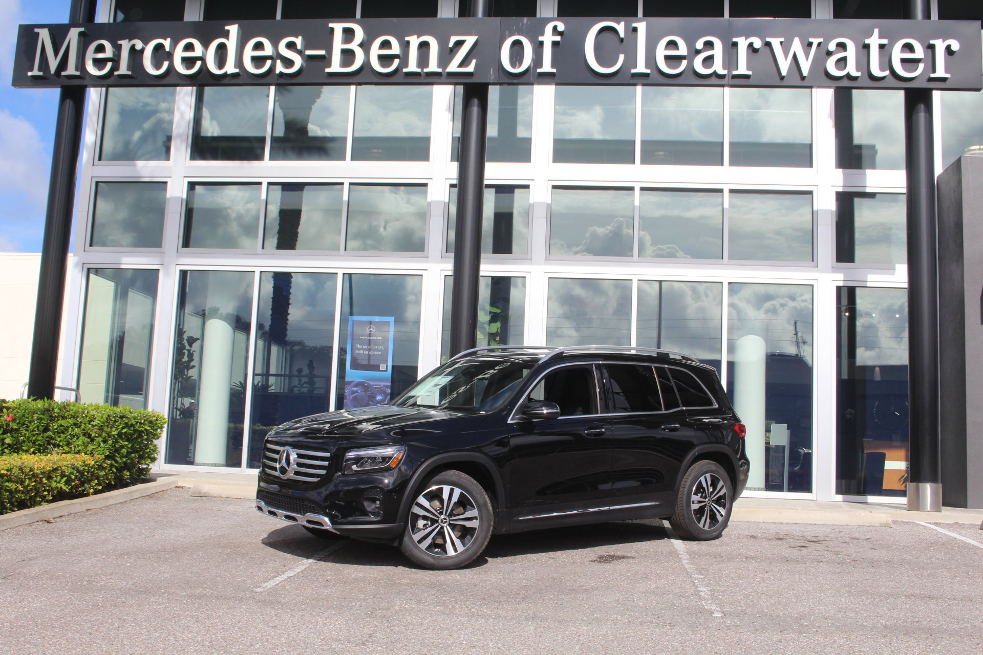 2025 Mercedes-Benz GLB Base's photo