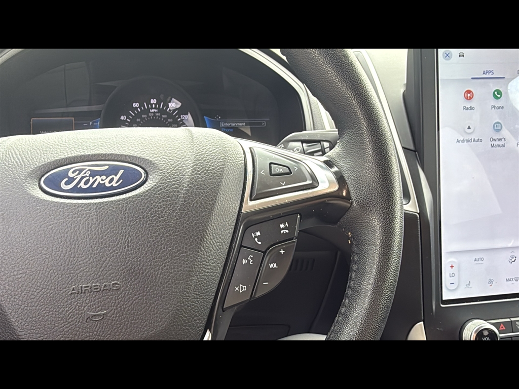 2023 Ford Edge SEL photo 13