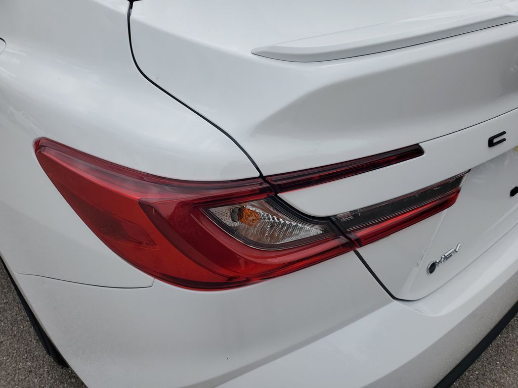 2025 Toyota Camry SE photo 10
