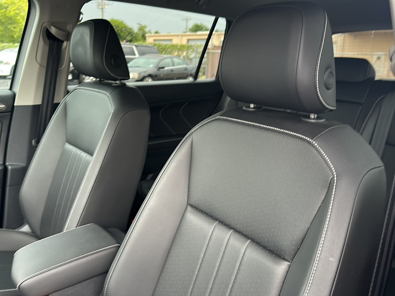 2024 Volkswagen Tiguan SE Wolfsburg Edition photo 4