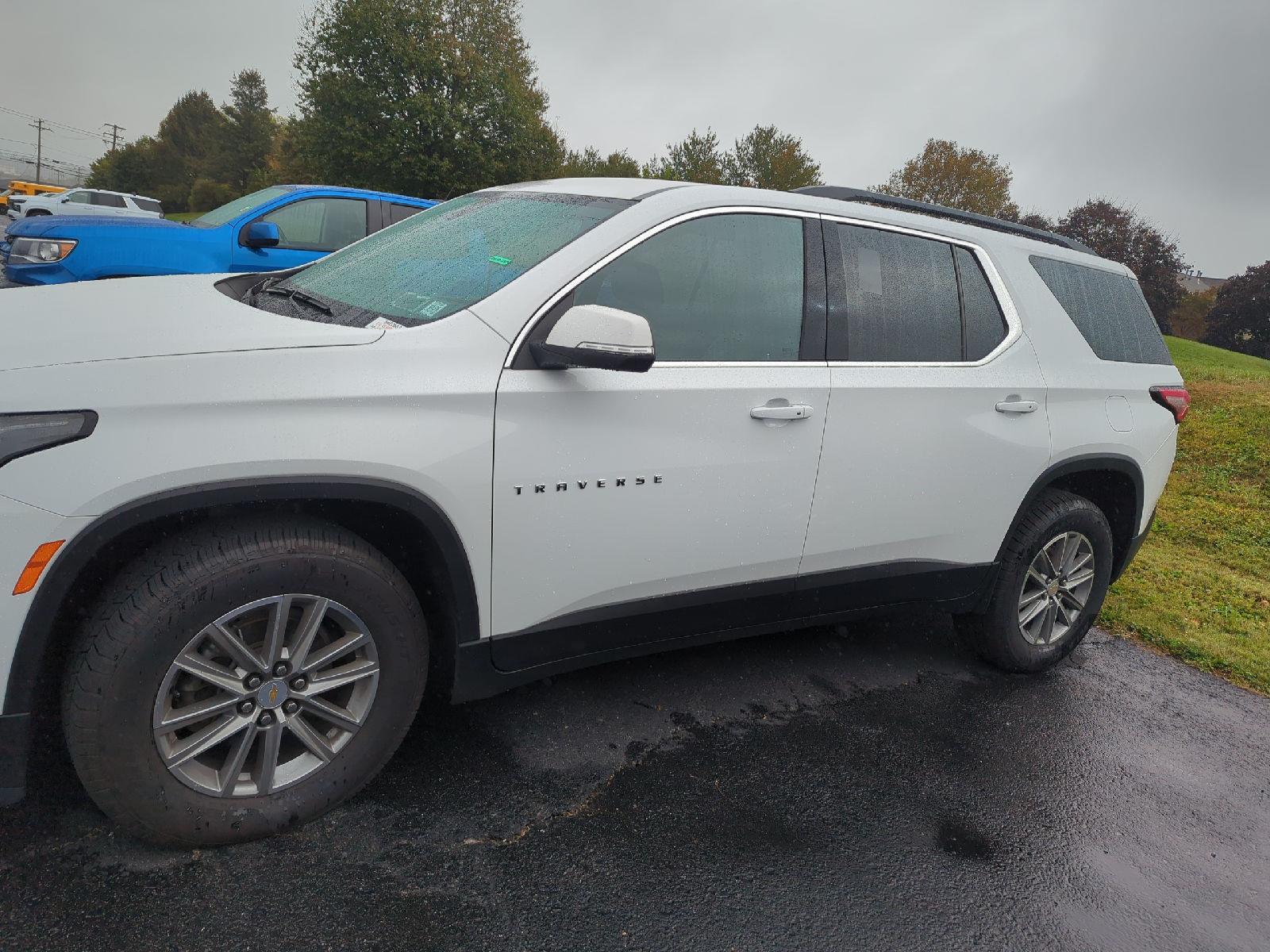 2023 Chevrolet Traverse Leather photo 3
