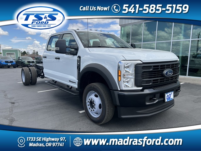 2025 Ford F-450 Super Duty Chassis Cab XL's photo