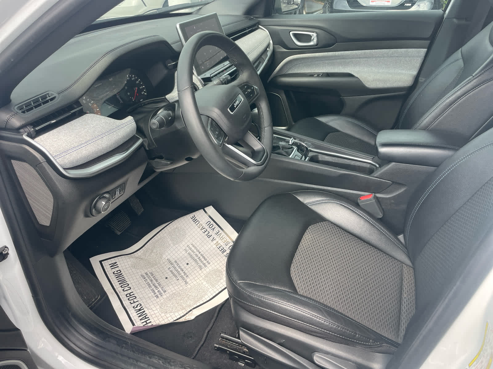 2024 Jeep Compass Latitude photo 10