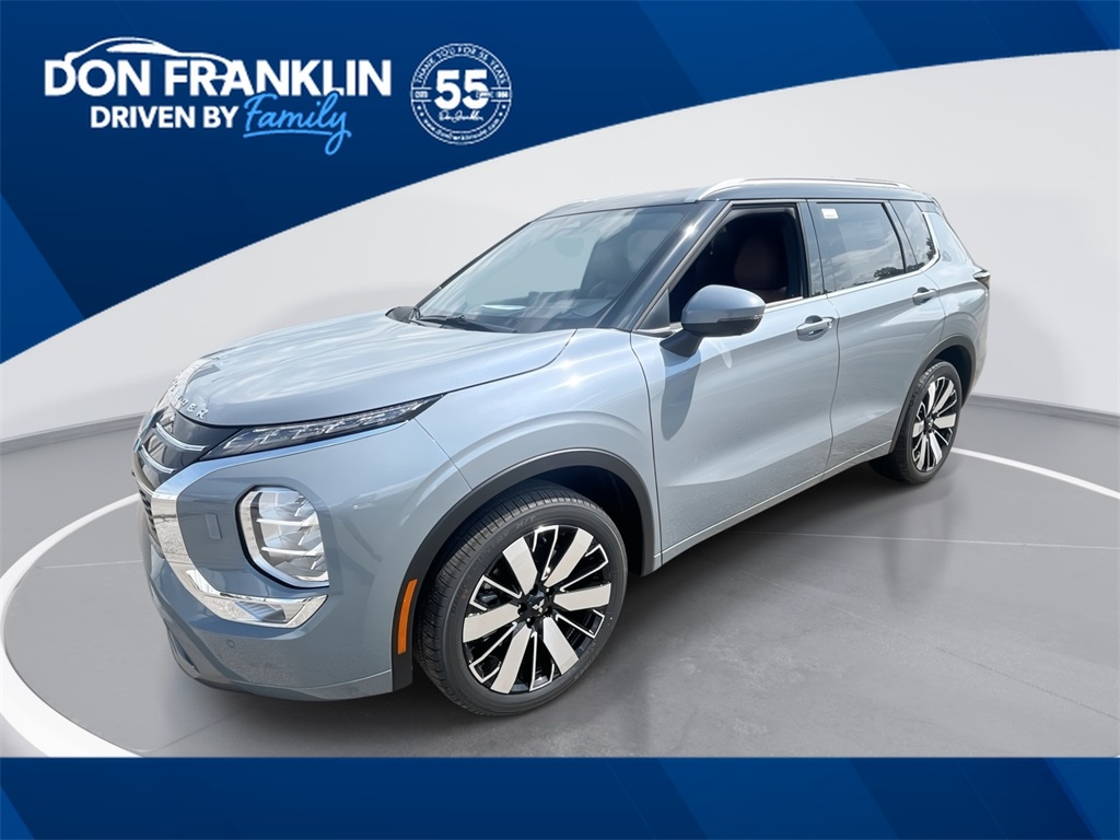 2025 Mitsubishi Outlander SEL's photo