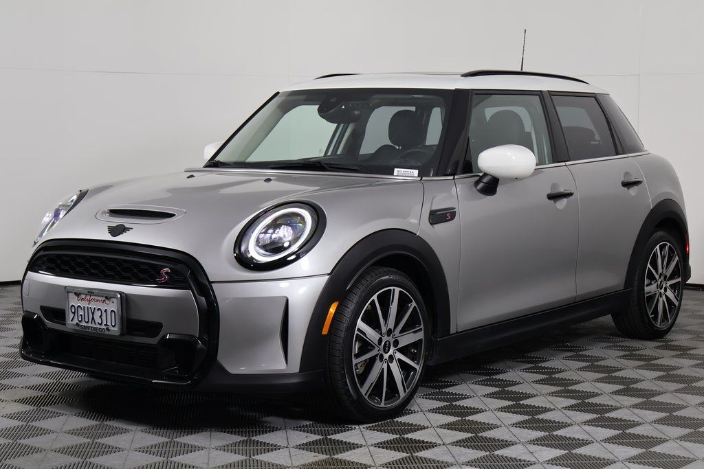 2024 MINI Hardtop 4 Door S's photo
