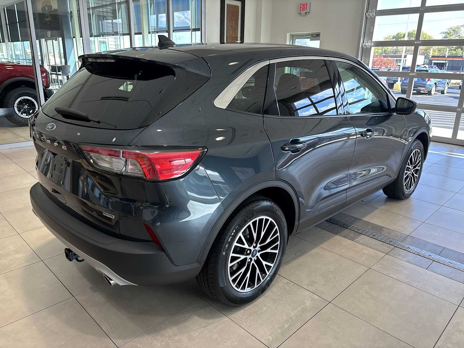 2022 Ford Escape SE Plug-In Hybrid photo 3