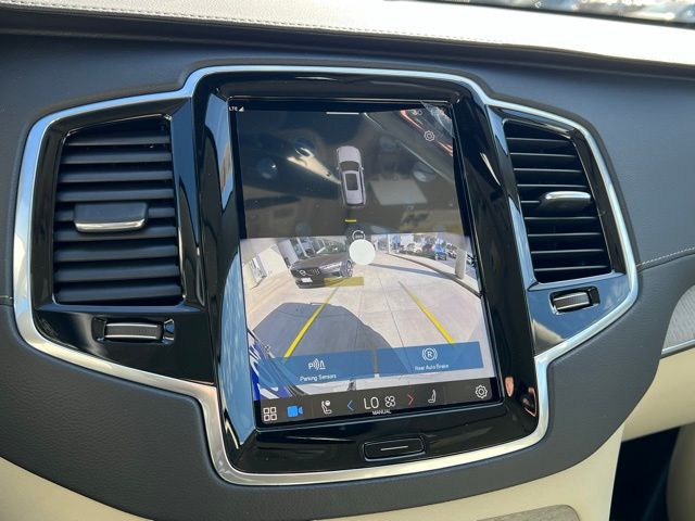 2025 Volvo XC90 photo 13