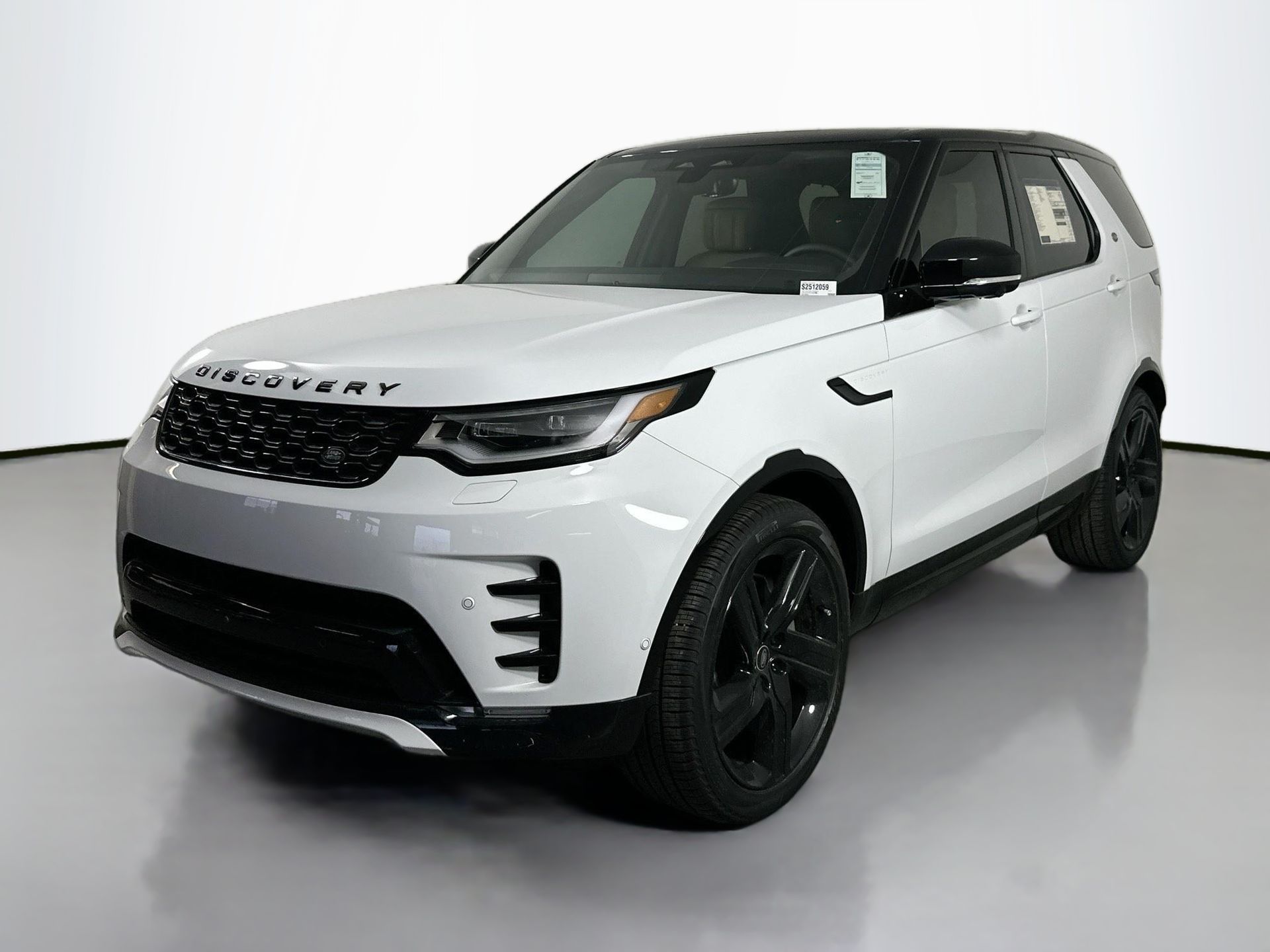 2025 Land Rover Discovery Dynamic SE's photo