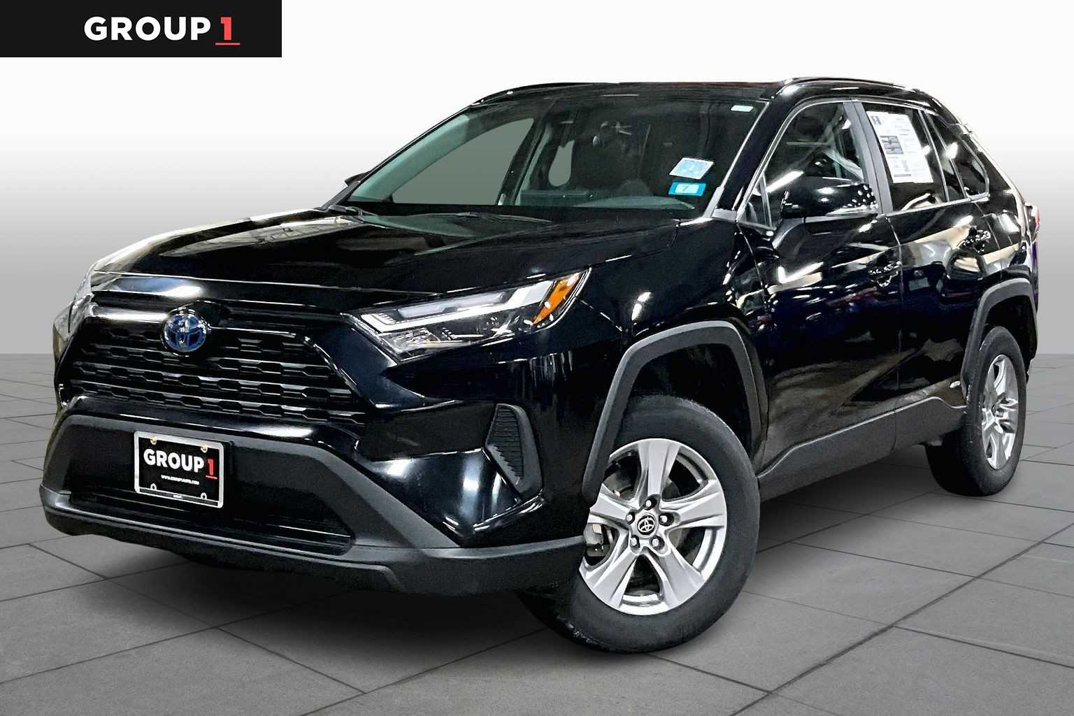2022 Toyota RAV4 XLE's photo