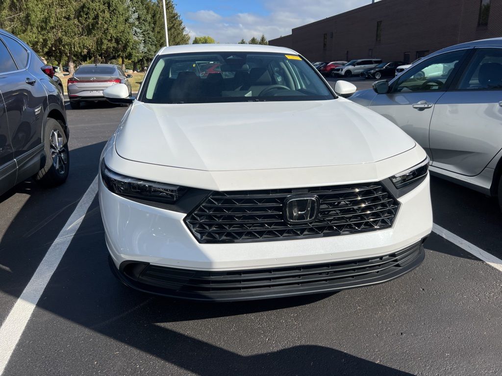 2023 Honda Accord LX photo 5