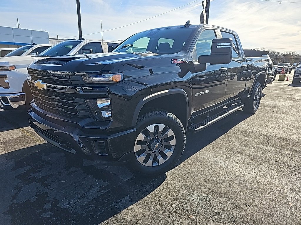 2026 Chevrolet Silverado 2500HD Custom photo 3