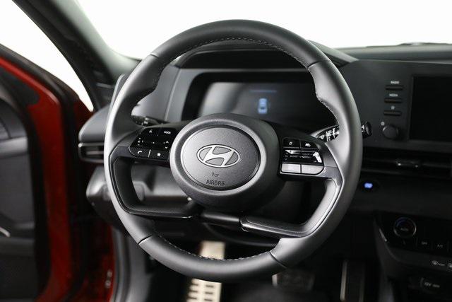 2025 Hyundai Elantra SEL Sport photo 3