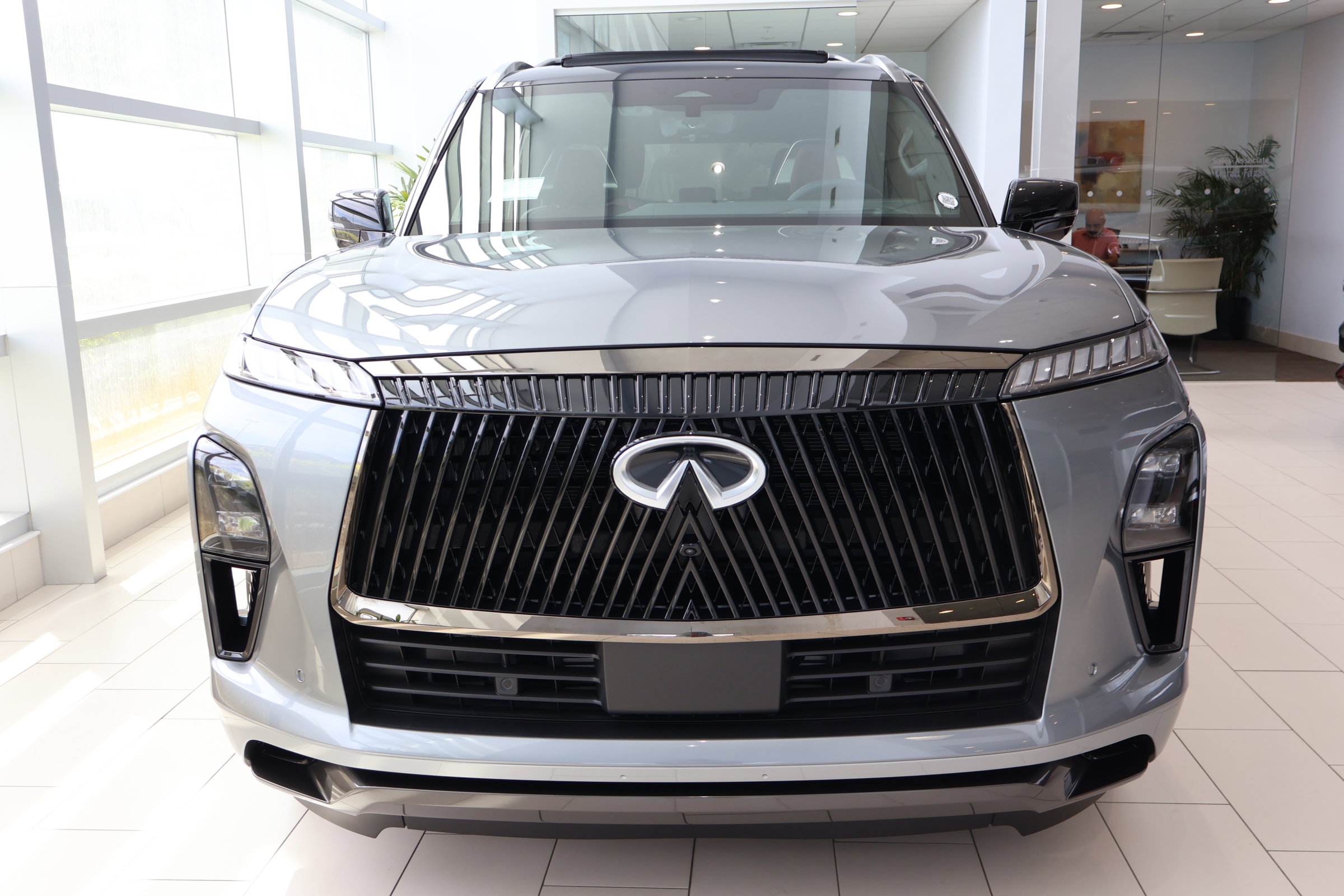 2026 Infiniti QX80 photo 10