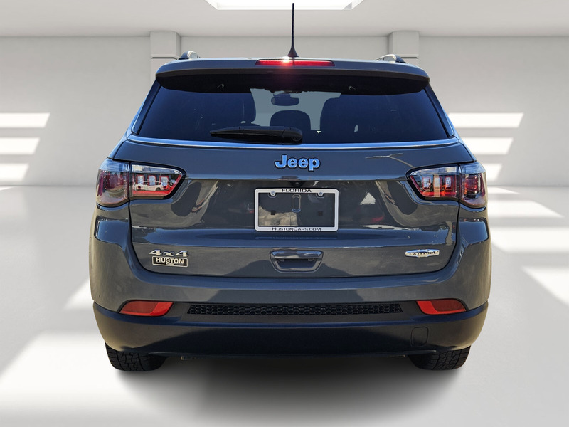 2023 Jeep Compass Latitude photo 3