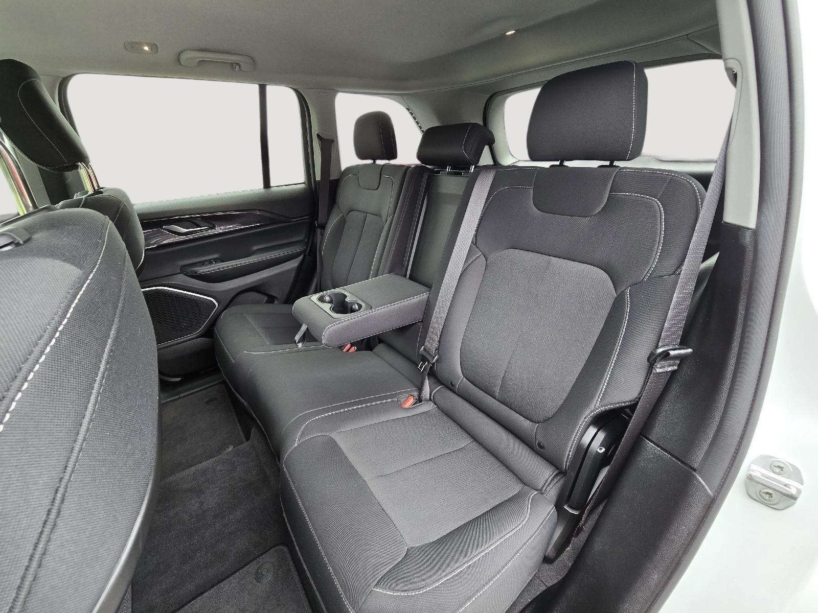 2022 Jeep Grand Cherokee Laredo photo 20
