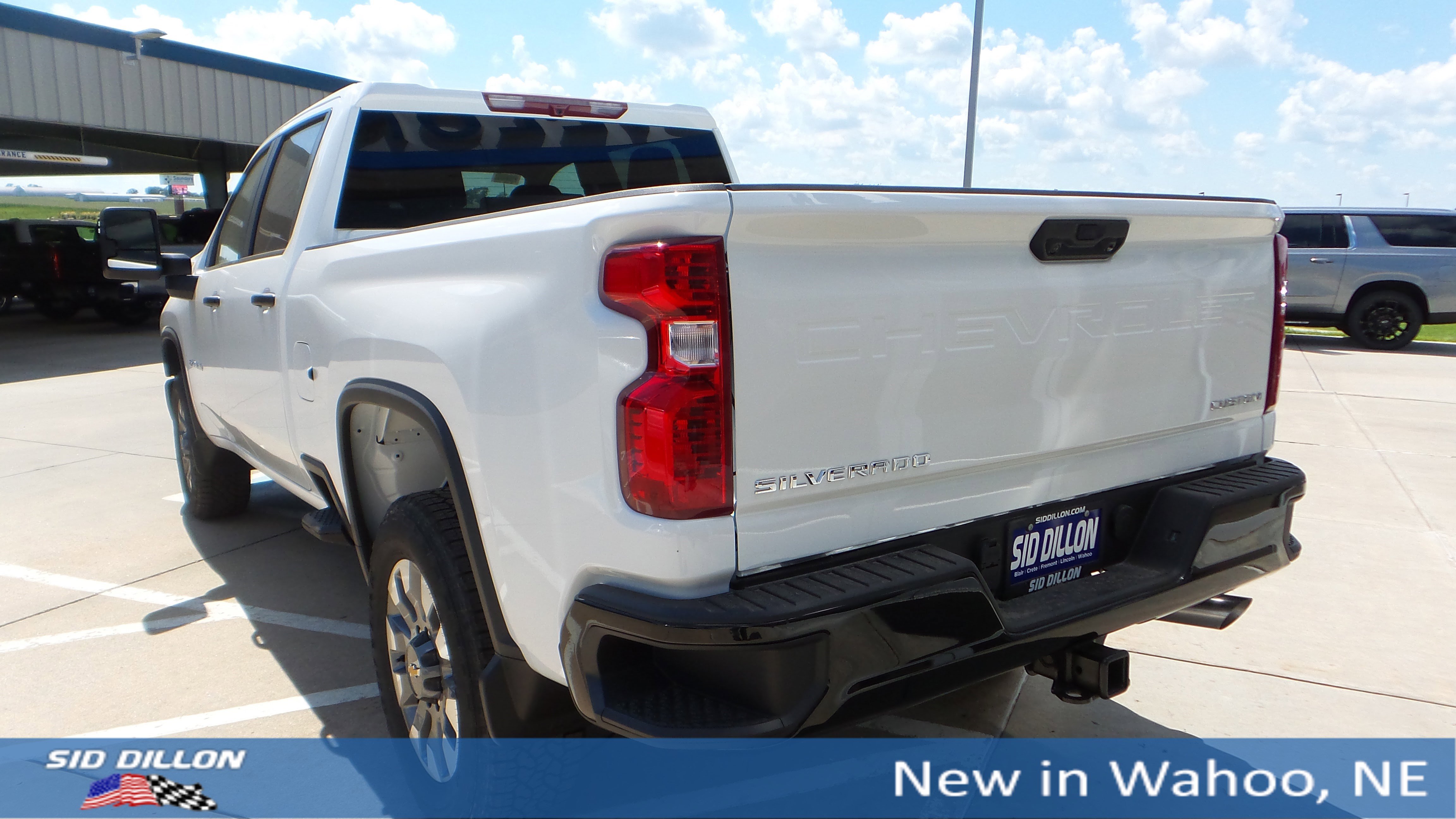 2025 Chevrolet Silverado Custom photo 2