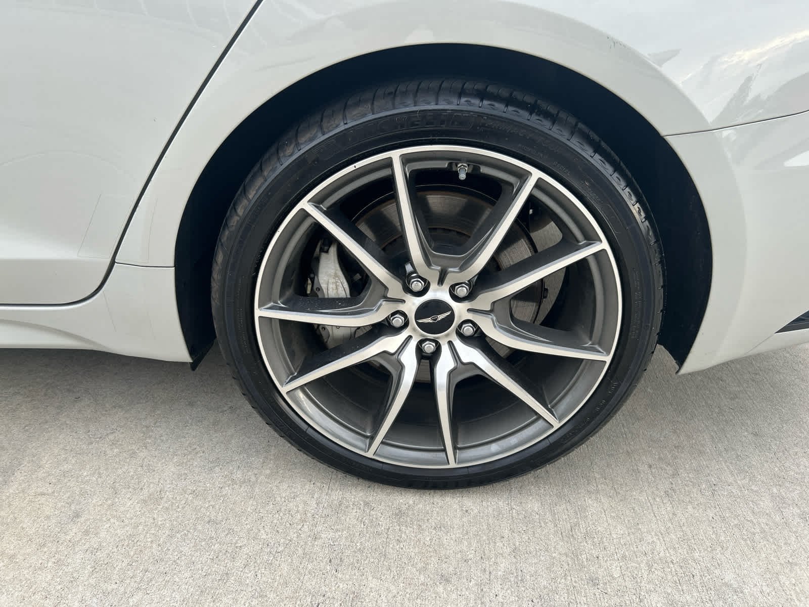 2025 Genesis G70 2.5T photo 9
