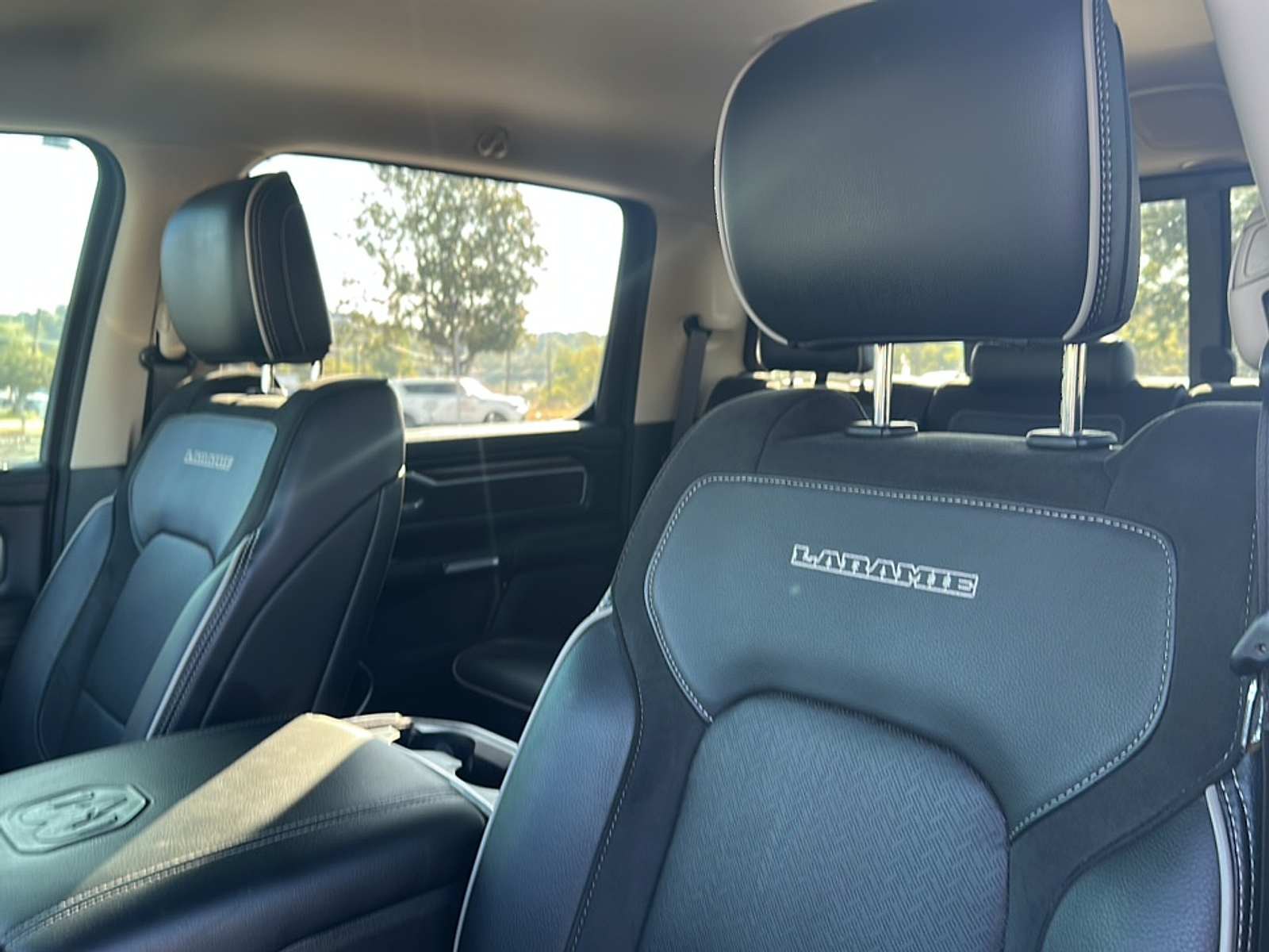 2020 Ram 1500 Laramie photo 3