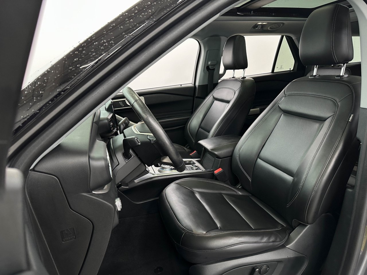 2022 Ford Explorer XLT photo 12