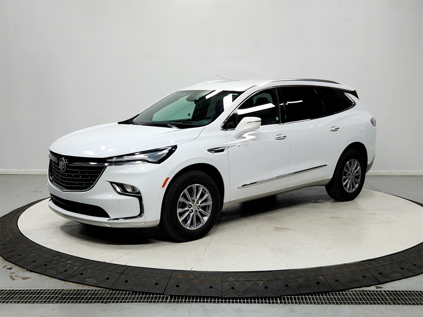 2024 Buick Enclave Premium photo 2