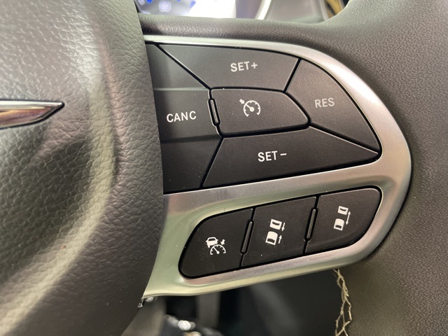 2025 Chrysler Pacifica photo 25
