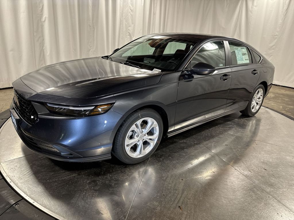 2025 Honda Accord LX's photo