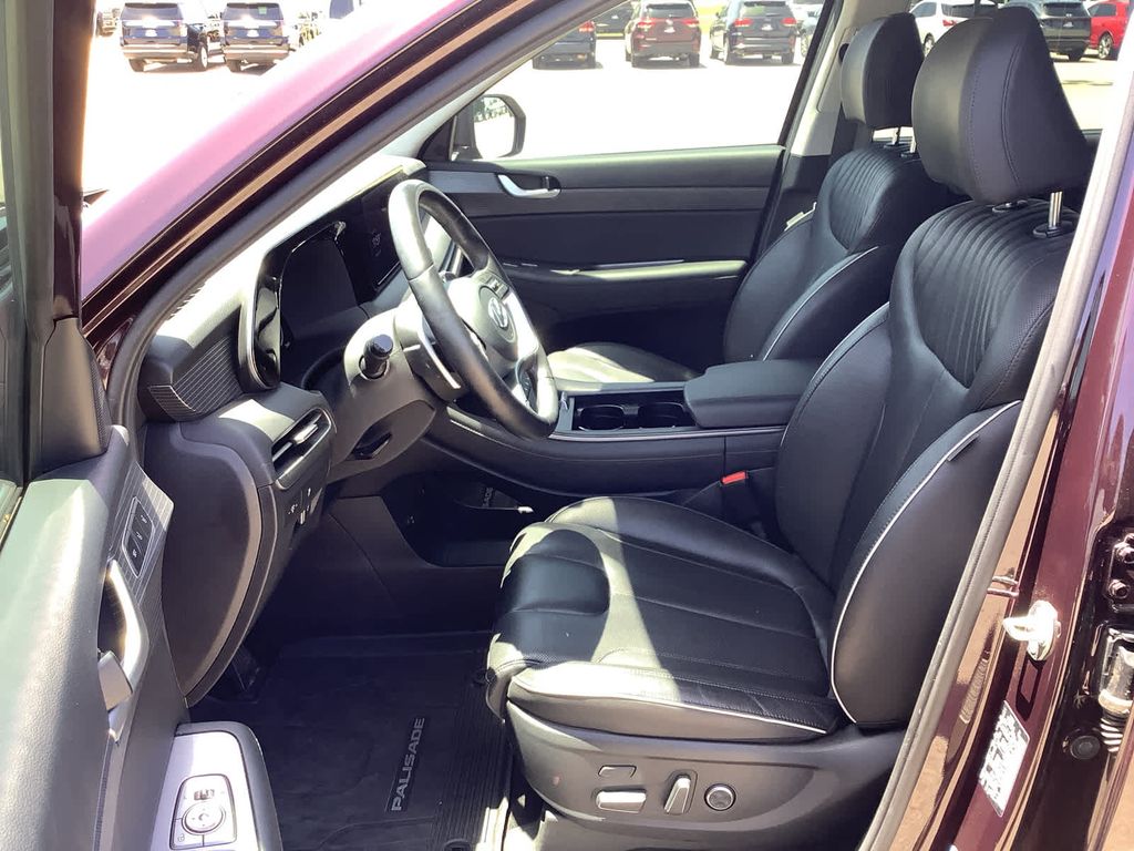 2024 Hyundai Palisade Limited photo 24
