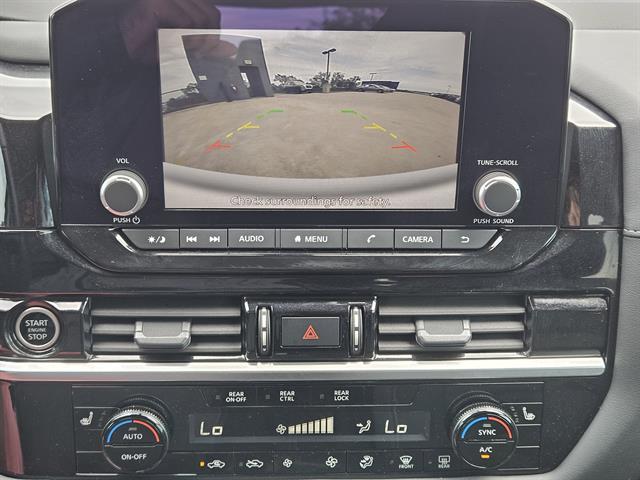 2024 Nissan Pathfinder SV photo 11