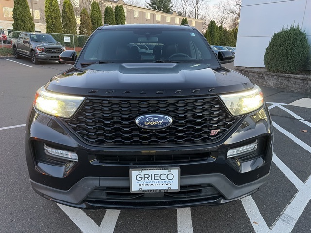 2021 Ford Explorer ST photo 2