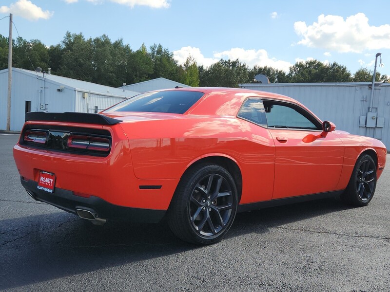 2021 Dodge Challenger SXT photo 3