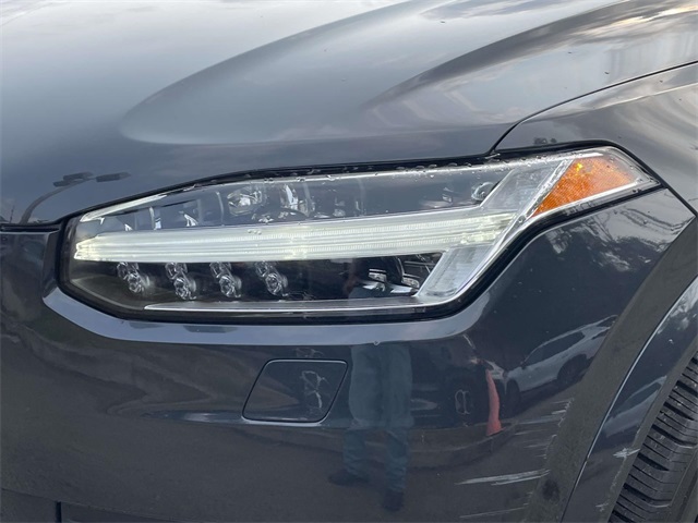 2016 Volvo XC90 T6 Momentum photo 9