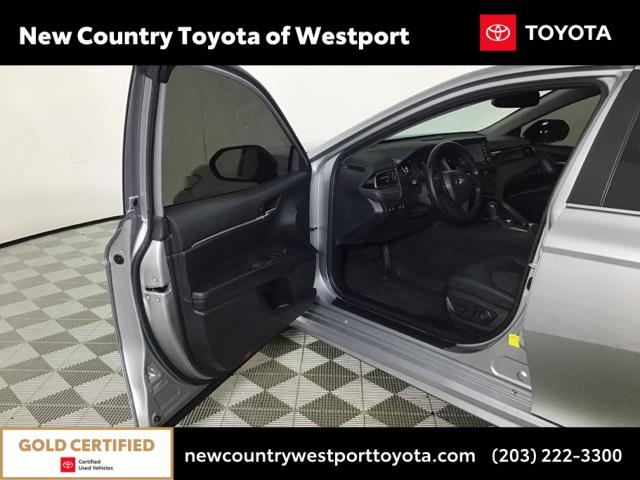 2023 Toyota Camry SE photo 10