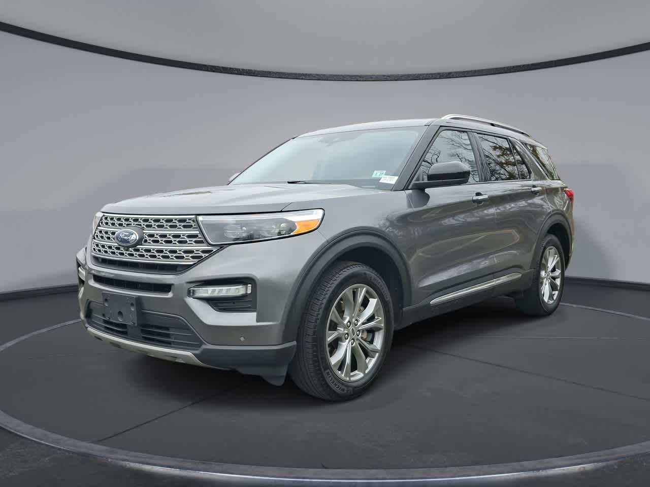 2022 Ford Explorer Limited's photo