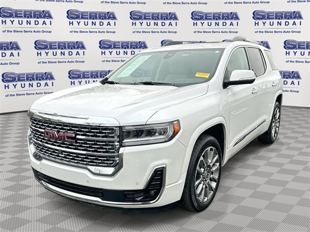2023 GMC Acadia Denali's photo