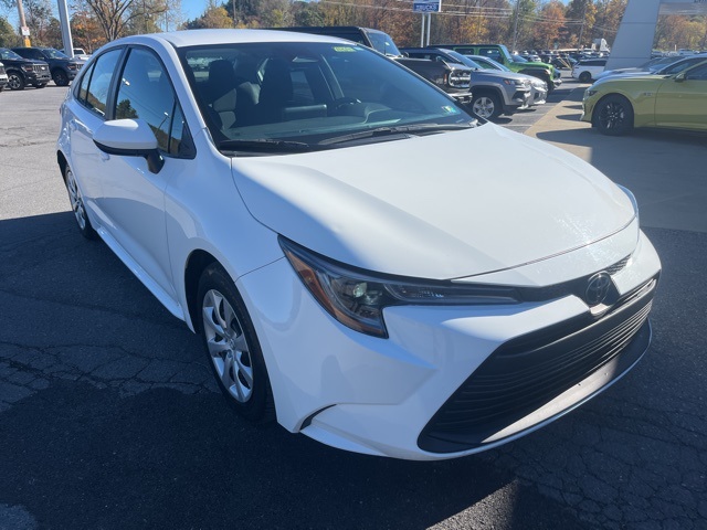 2023 Toyota Corolla LE photo 2