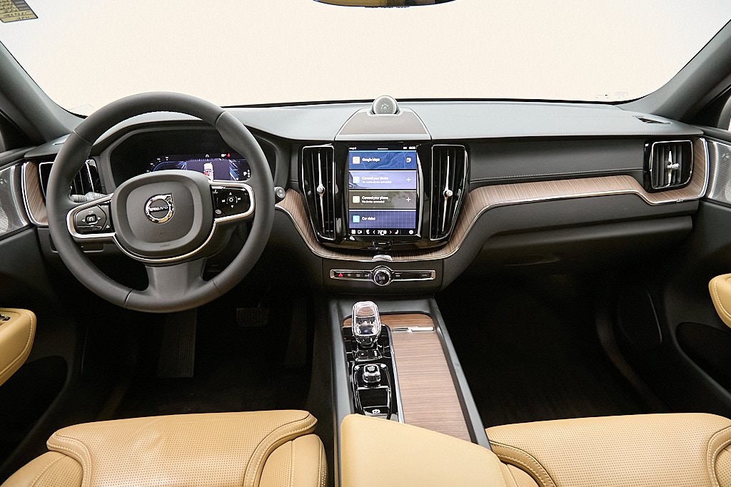 2023 VOLVO XC60 - Image 28