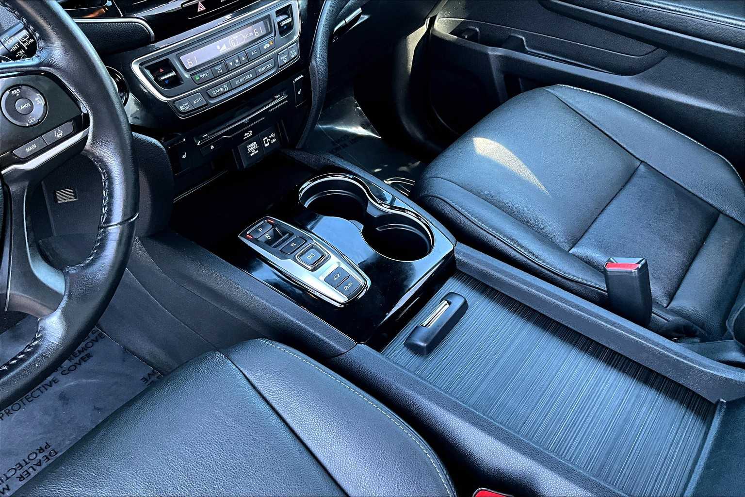 2021 Honda Pilot Touring photo 14
