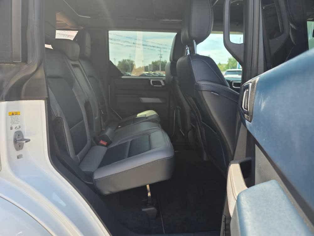 2022 Ford Bronco Outer Banks photo 12