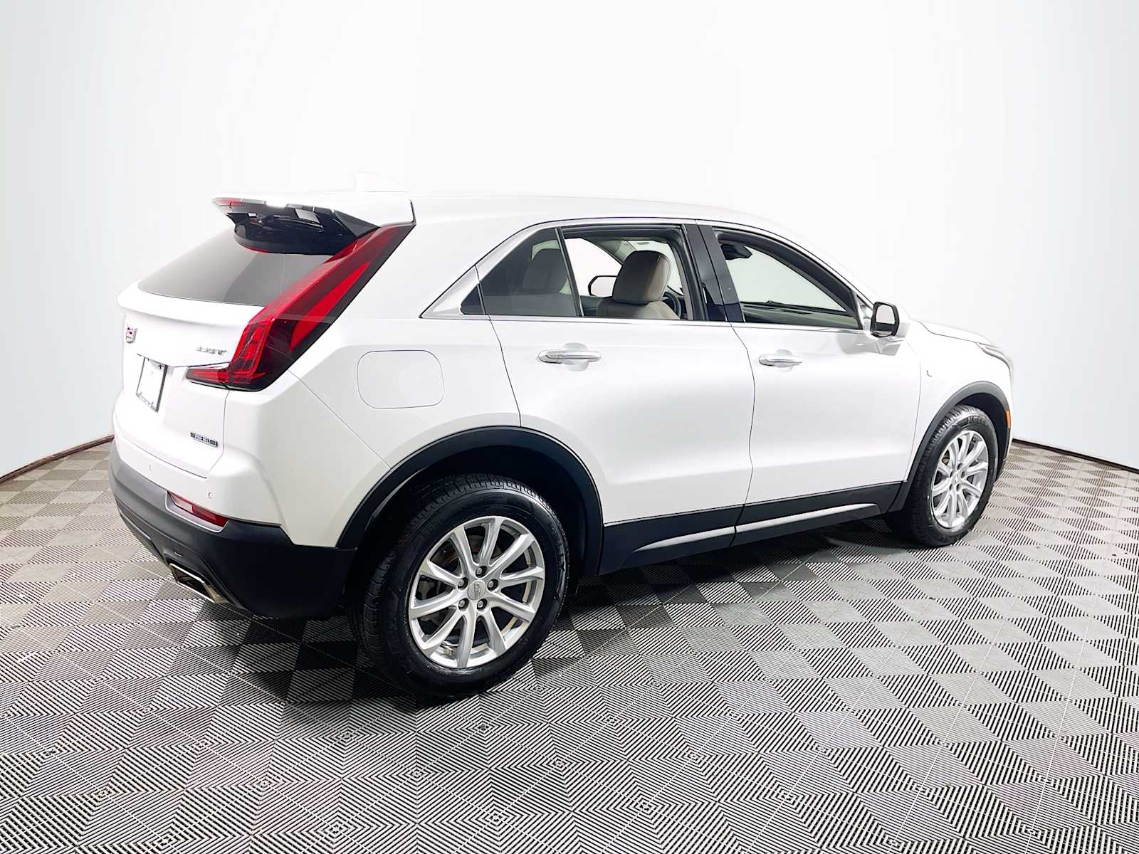 2022 Cadillac XT4 Luxury photo 4