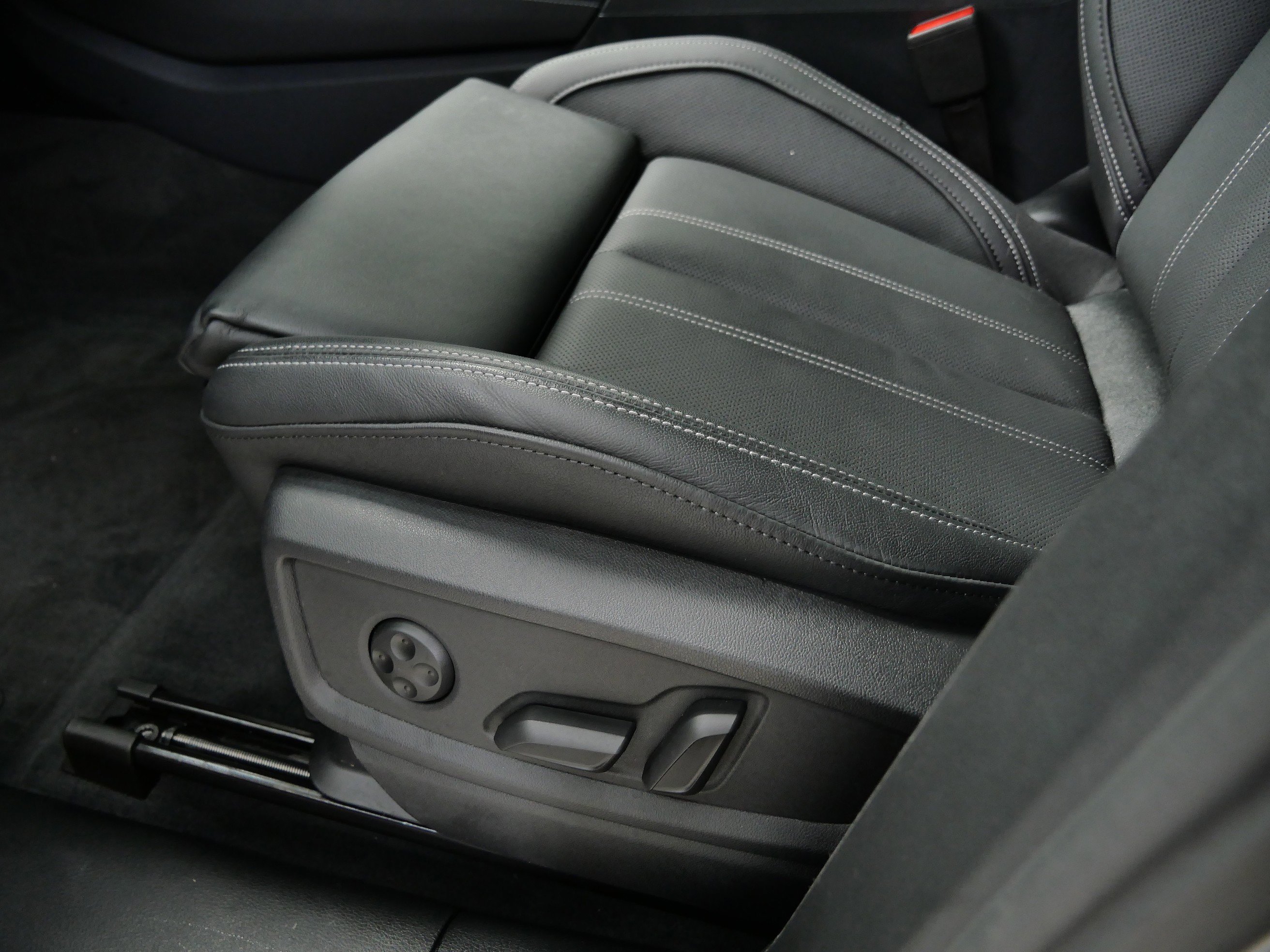 2025 Audi Q5 S line Premium Plus photo 12