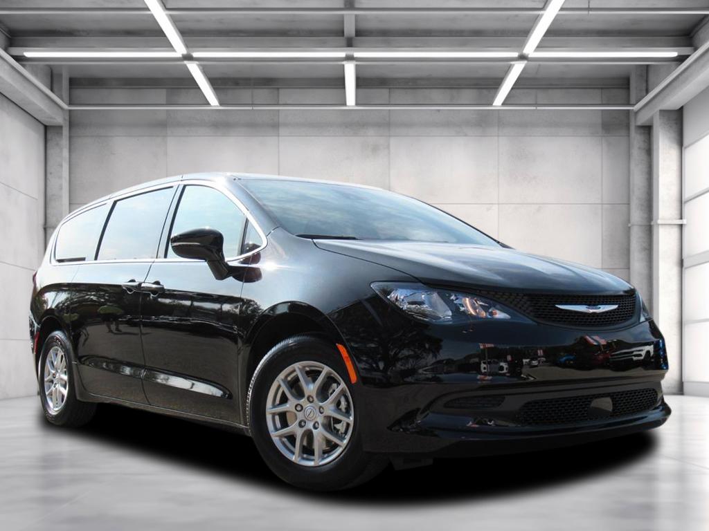 2026 Chrysler Voyager LX's photo