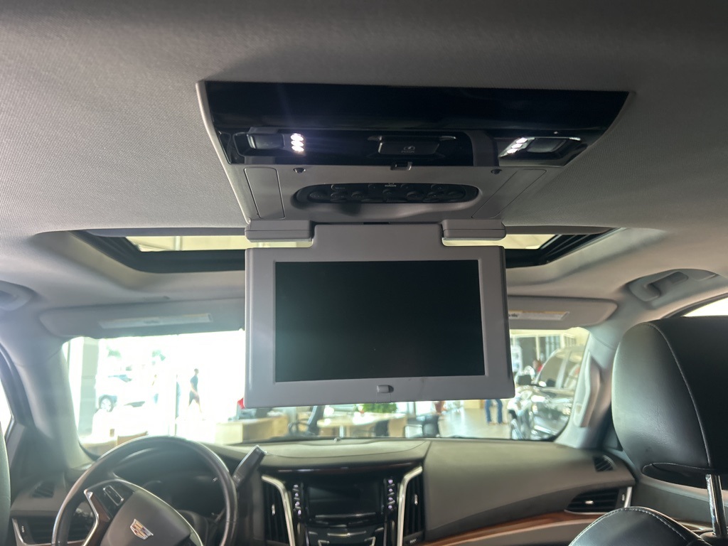 2020 Cadillac Escalade Premium Luxury photo 25