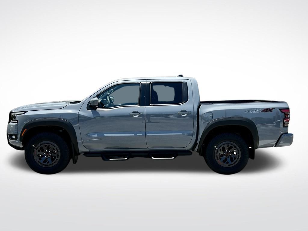 2025 Nissan Frontier PRO-4X photo 3