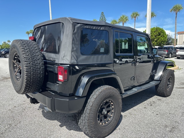2014 Jeep Wrangler Unlimited Sahara photo 3