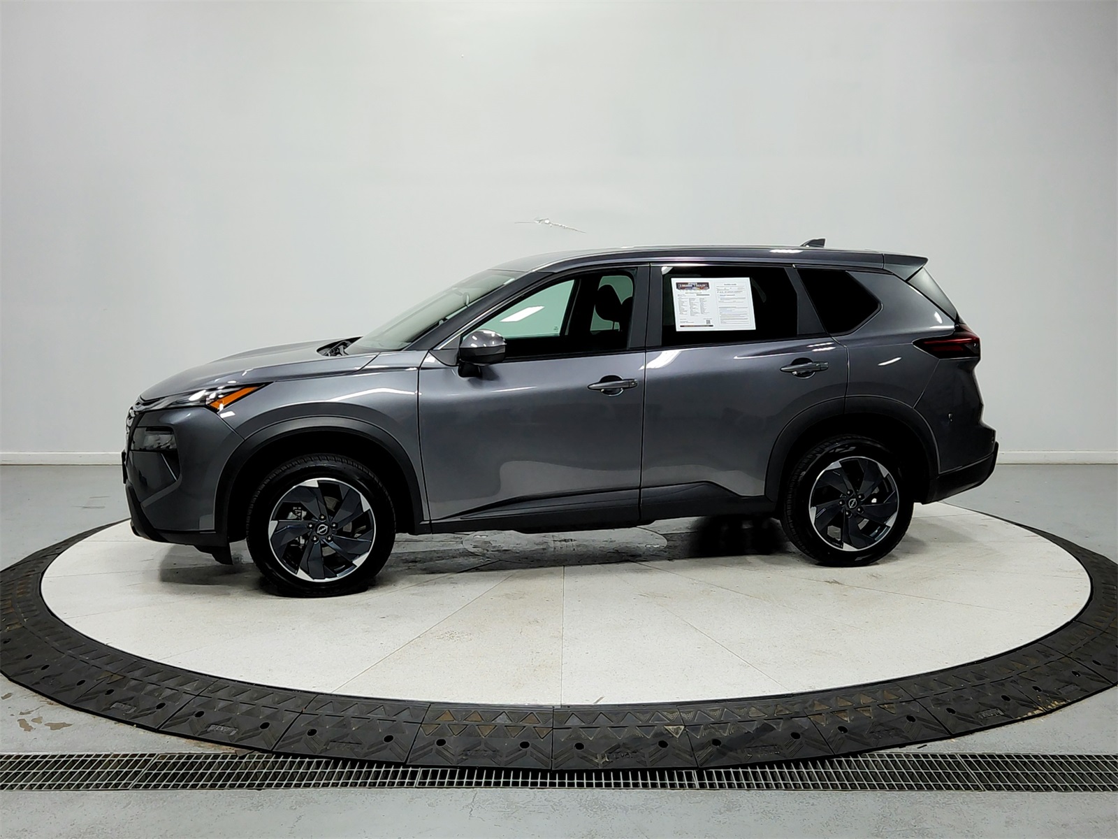 2024 Nissan Rogue SV photo 4