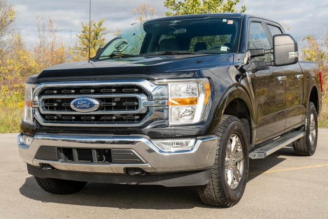 2023 Ford F-150 XLT photo 2
