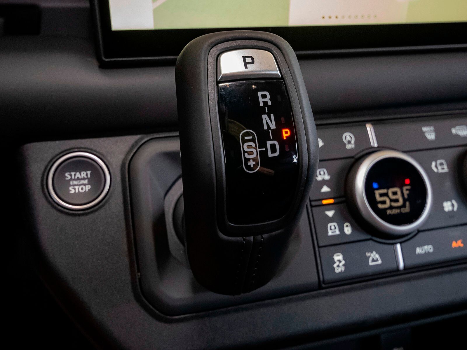 2024 Land Rover Defender 130 X-Dynamic SE photo 26