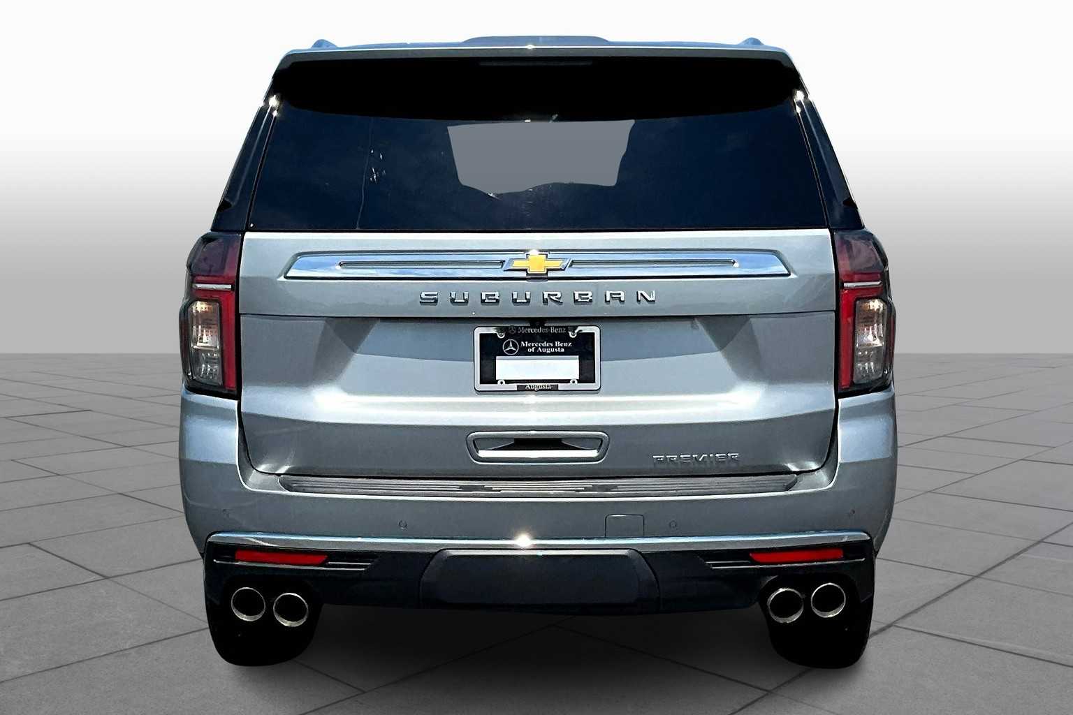 2024 Chevrolet Suburban Premier photo 4