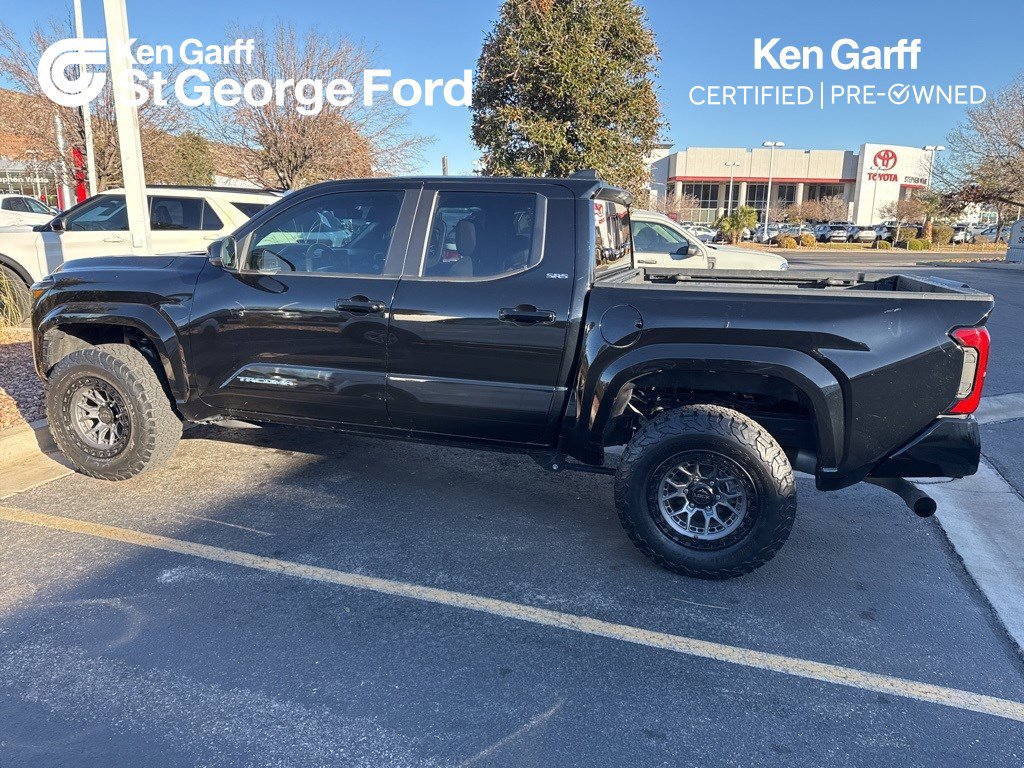 2024 Toyota Tacoma SR5's photo